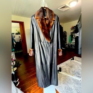 Black Leather Coat mink trim made in Italy Lamata Gianfranco Ferre w belt